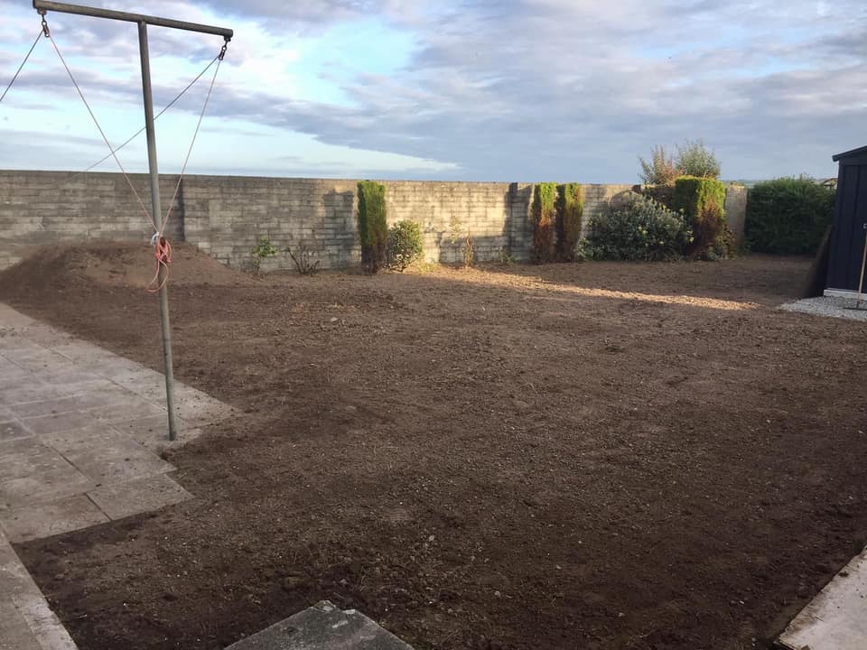 Levelled Garden, Brown Clay, Re-Seeded. Eoin O'Keeffe Architects